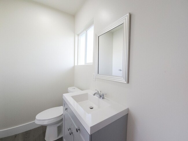 Building Photo - 4 bed 3 bath Single-family Home in Glenview/Lower Diamond area of Oakland