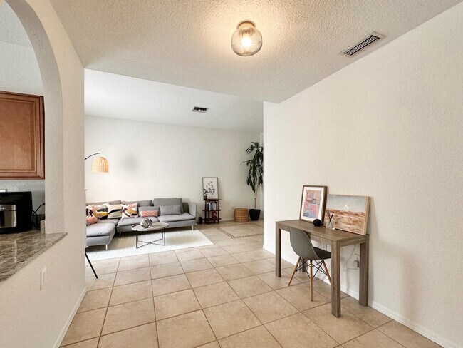 Building Photo - 639 NW 130th Way