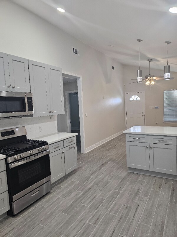 Building Photo - 1417 Benton St