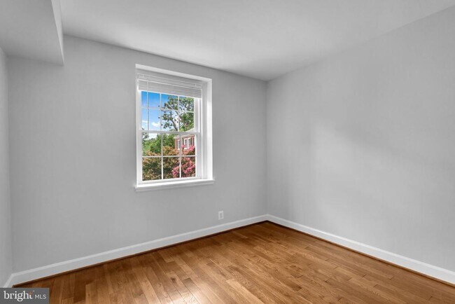 Building Photo - 2971 S Columbus St