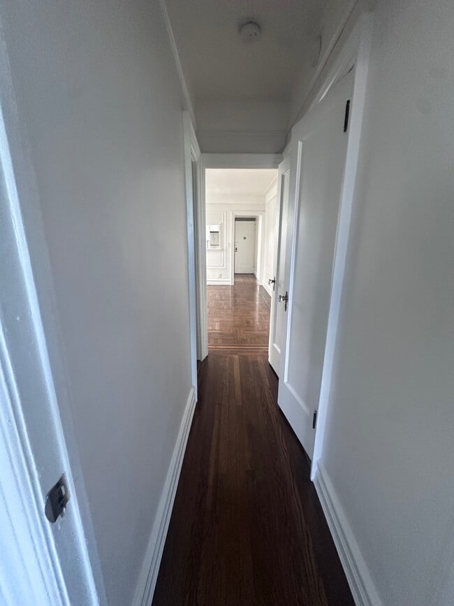 Building Photo - 323 Marine Ave