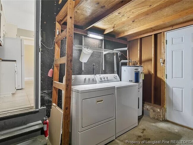 Building Photo - 729 Emerald Dr