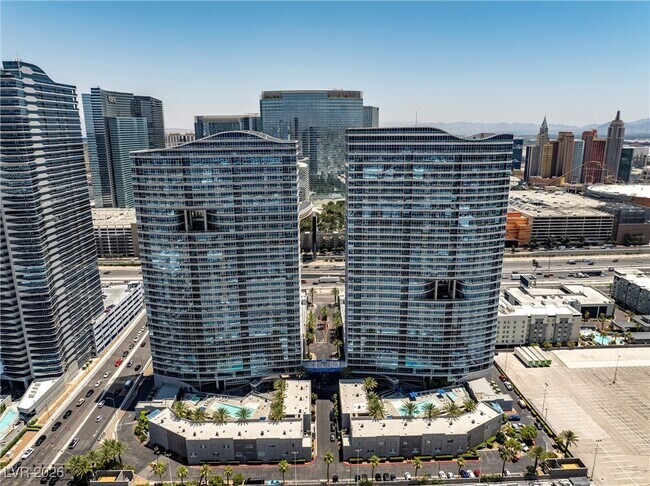 Building Photo - 4525 Dean Martin Dr