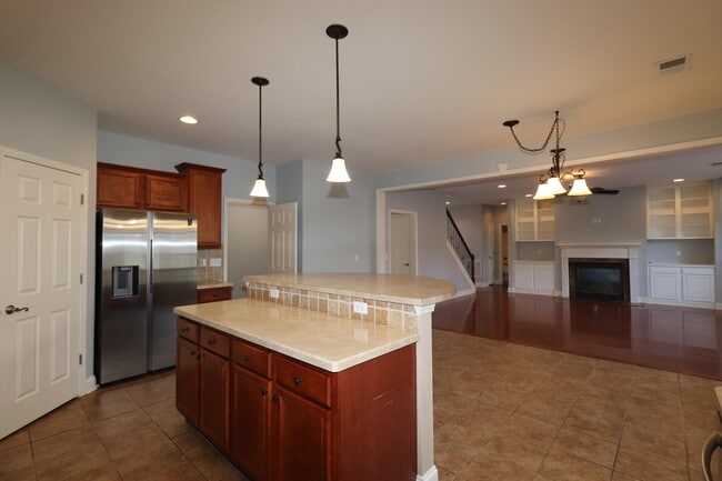 Building Photo - 417 Courchelle Dr