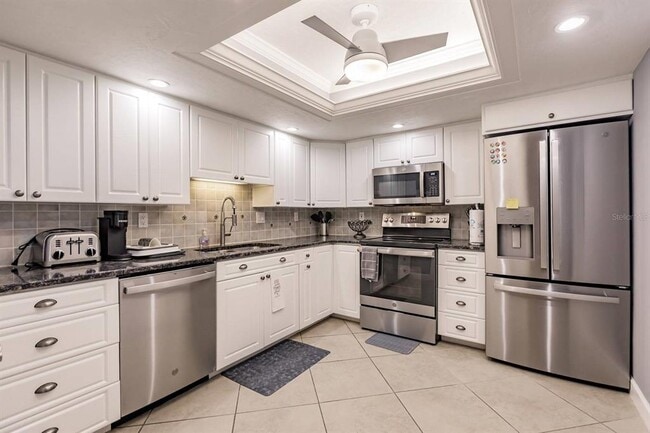 Building Photo - 1200 E Peppertree Ln