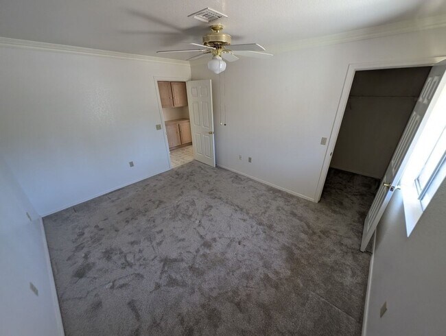 Building Photo - 2504 Sunup Dr