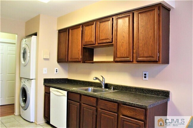 Building Photo - 604 Sharon Garden Ct