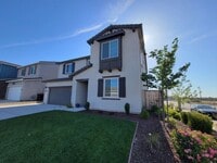 Building Photo - Beautiful 4/2/5 located in Lincoln w/ Sola...