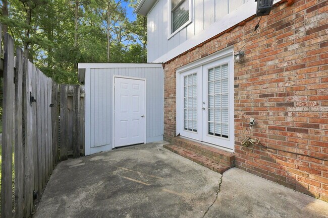 Building Photo - 126 Oakmont Dr