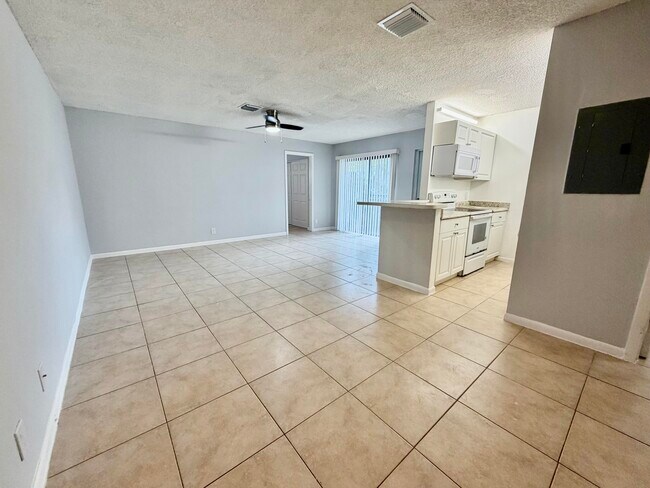 Building Photo - 30 Crossings Cir