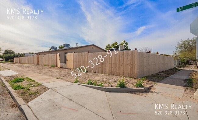 Building Photo - 1304 S 5th Ave