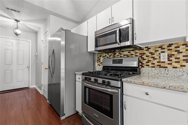 Building Photo - 2979 Sentinel Cir
