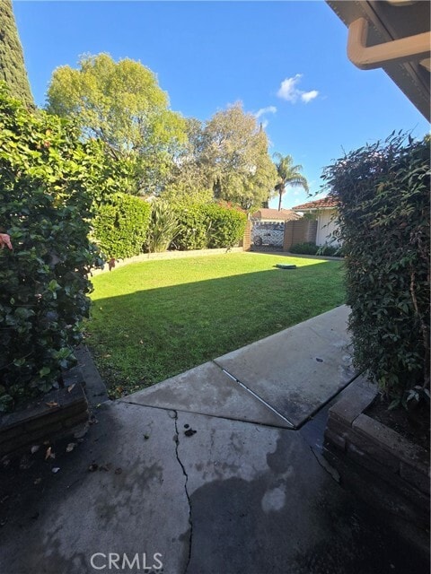 Building Photo - 564 E Fellows Dr