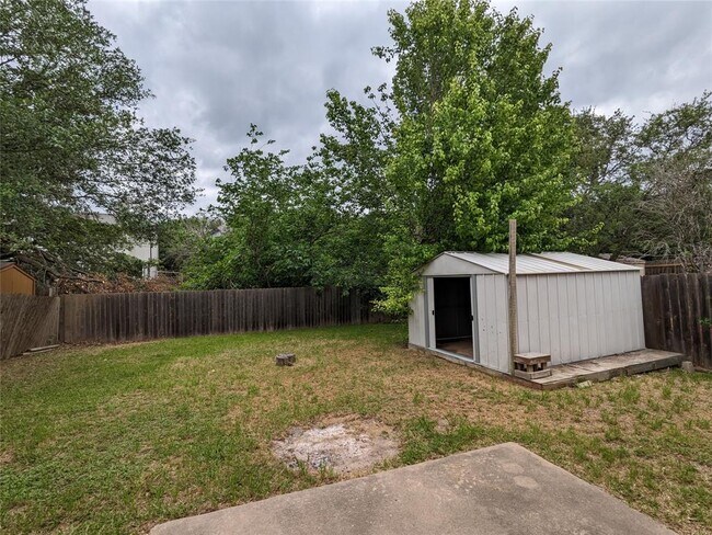 Building Photo - 8608 Dandelion Trail