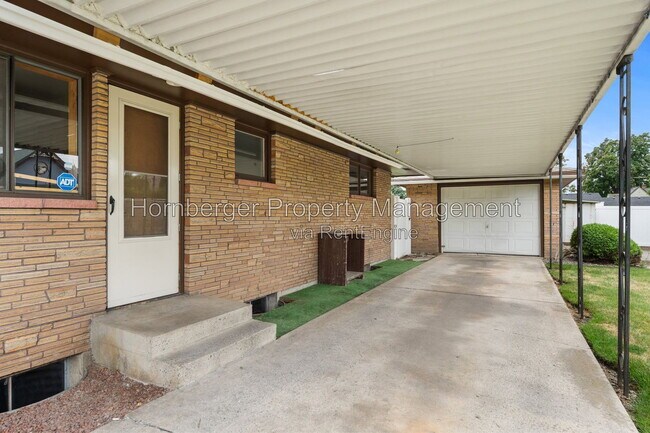 Building Photo - 10714 E Valleyway Ave