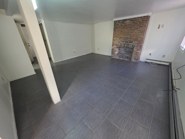 Building Photo - 15 E Parmenter St