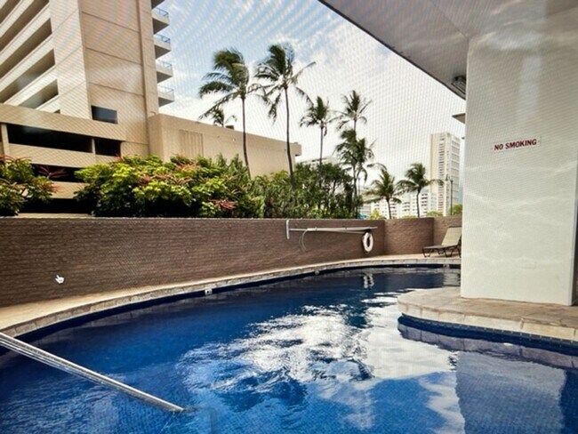 Building Photo - Cute Studio Waikiki- Furnished/ ALL Utilti...