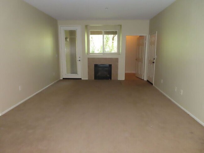 Building Photo - 41410 Juniper St