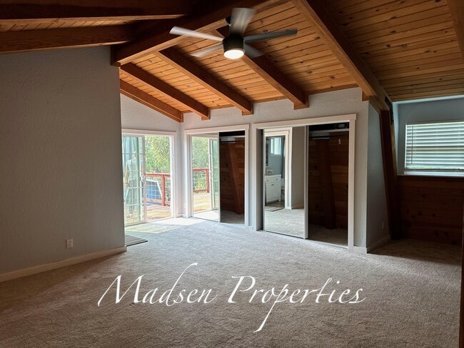 Building Photo - 20 Fairhill Dr