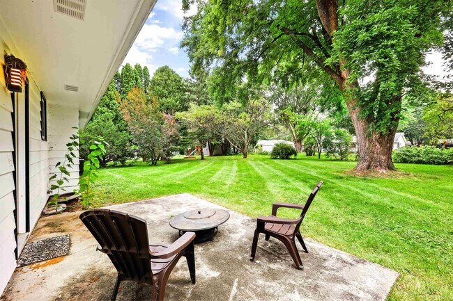 Building Photo - 2728 Florann Dr