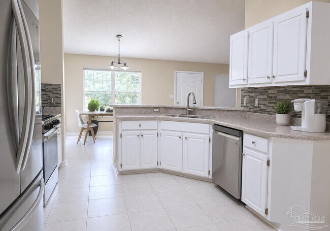 Building Photo - 5079 Cassia Dr