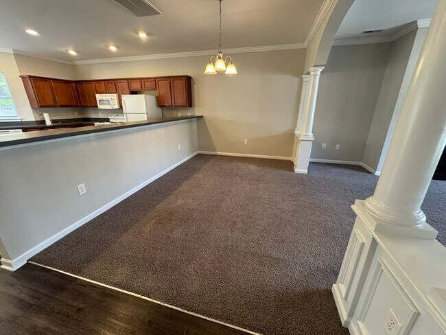 Building Photo - Amazing Deal! Great Location! 3 Bedroom 2.5 Bath Town Home! Playground in community!