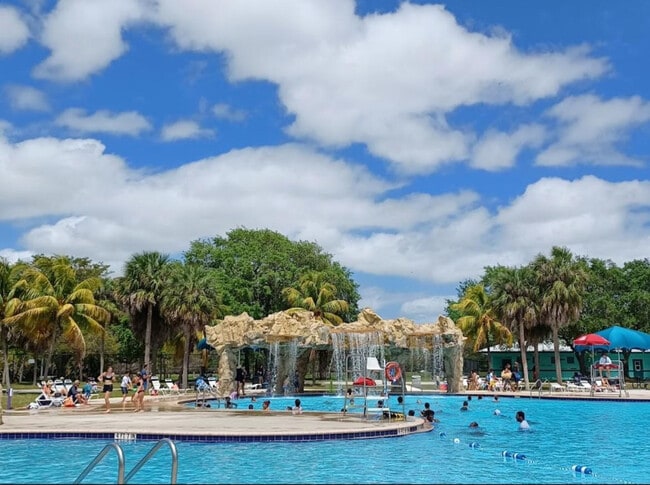 Building Photo - 3609 Polk St