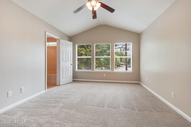 Building Photo - 7990 Baymeadows Cir E
