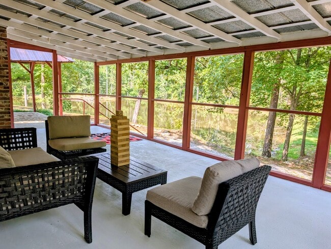 Building Photo - 1684 Rockford Creek Rd