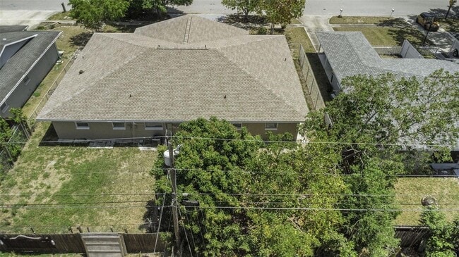 Building Photo - 1230 Amble Ln
