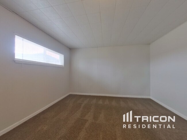 Building Photo - 3459 Rauscher Dr