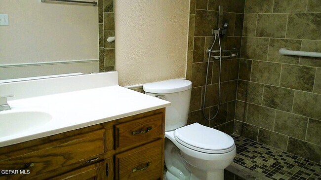 Building Photo - 901 Las Aves Pl