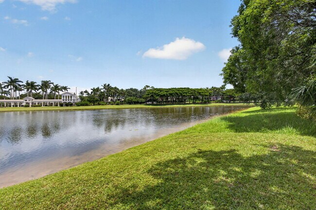 Building Photo - 1204 Oakwater Dr