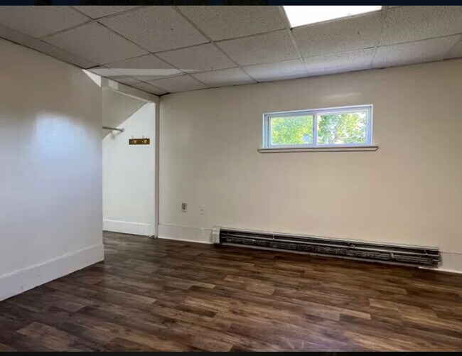 Bedroom 3 - 420 Silver St