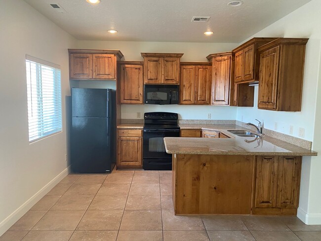Primary Photo - MILLCREEK SPRINGS TOWNHOME