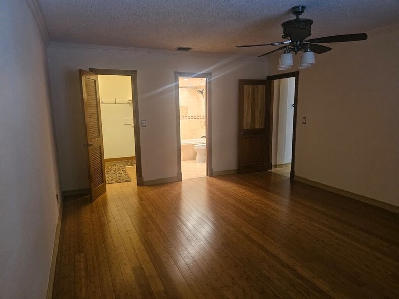 Building Photo - 649 W Oakland Park Blvd