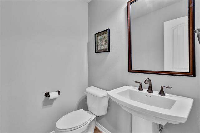 Building Photo - 425 El Camino Dr