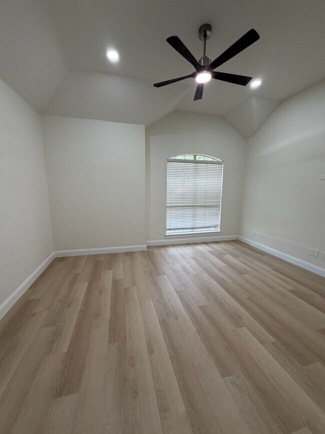 Building Photo - Updated Four Bedroom in Rowlett