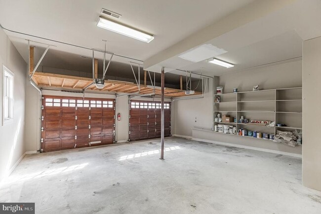 Building Photo - 5823 Goldsboro Rd
