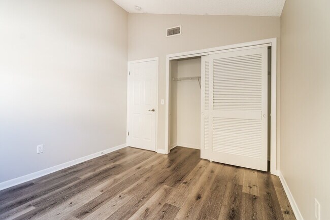 Building Photo - 154 Chelsea Ct