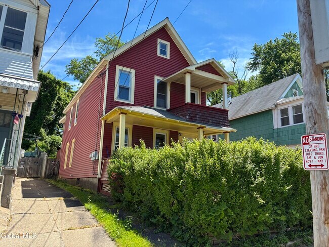 Building Photo - 813 Cutler St