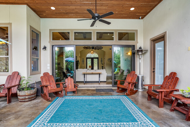 Building Photo - 1194 Vaquero Way