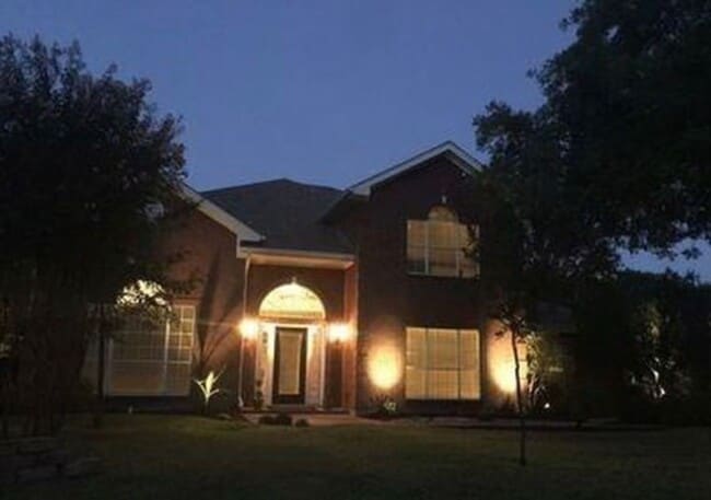 Building Photo - Mill Creek Executive Home Overlooking Golf Course at 17th Tee