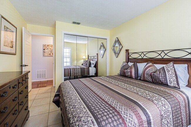 Building Photo - 5427 Villa Deste Ct