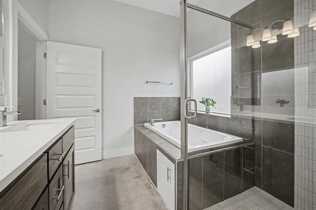 Building Photo - 6700 Canal St