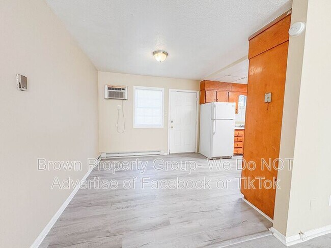 Building Photo - 2310 Barrington Cir