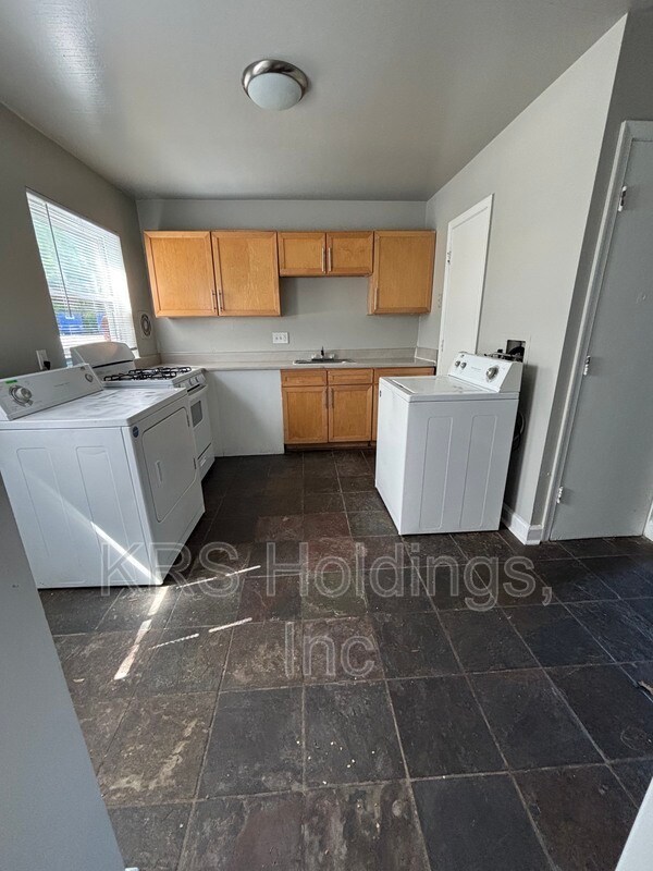 Building Photo - 5228 Goolsby Ct