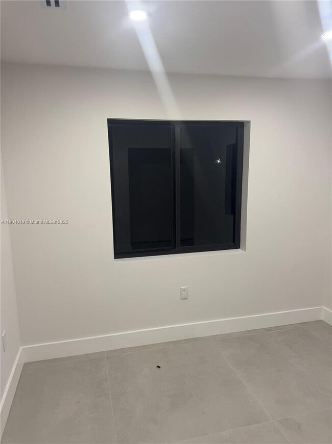 Building Photo - 9410 SW 55th St