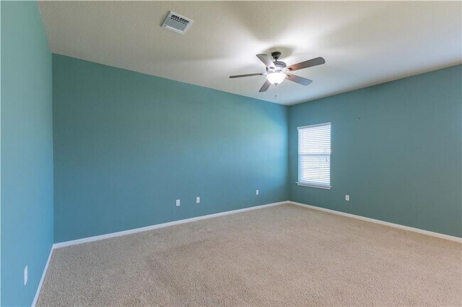 Building Photo - Spacious 4/BR, 2.5/BA Home in Cedar Park –...