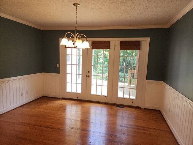 Building Photo - Incredible Spacious Home in Five Lakes!